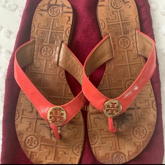 Tory Burch Thora flip flop patent sandal - Picture 2 of 6